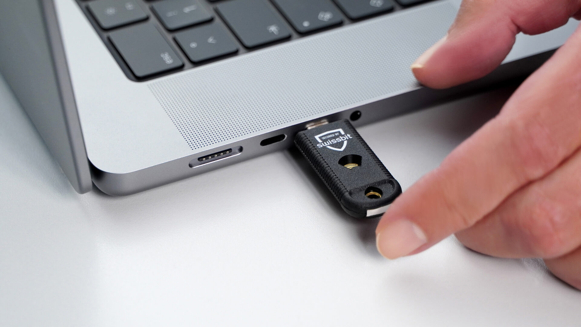 NIS-2 meistern: Der Swissbit iShield Key Pro für sichere Authentifizierung